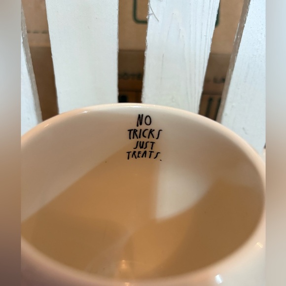 Halloween Trick or Treat Mug - Picture 3 of 3